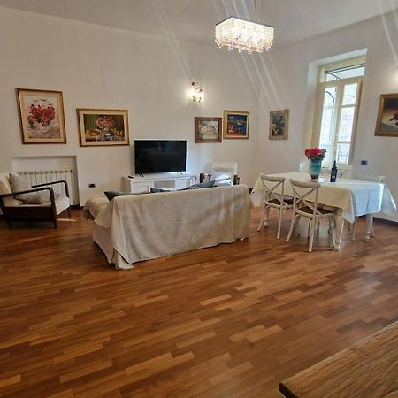 カリアリGreta House San Benedettoアパートメント エクステリア 写真