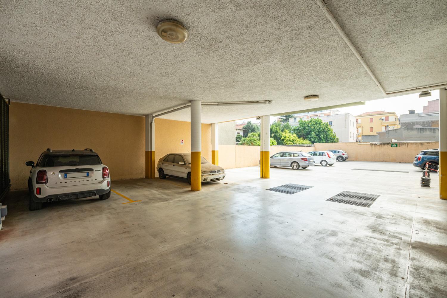 カリアリGreta House San Benedettoアパートメント エクステリア 写真